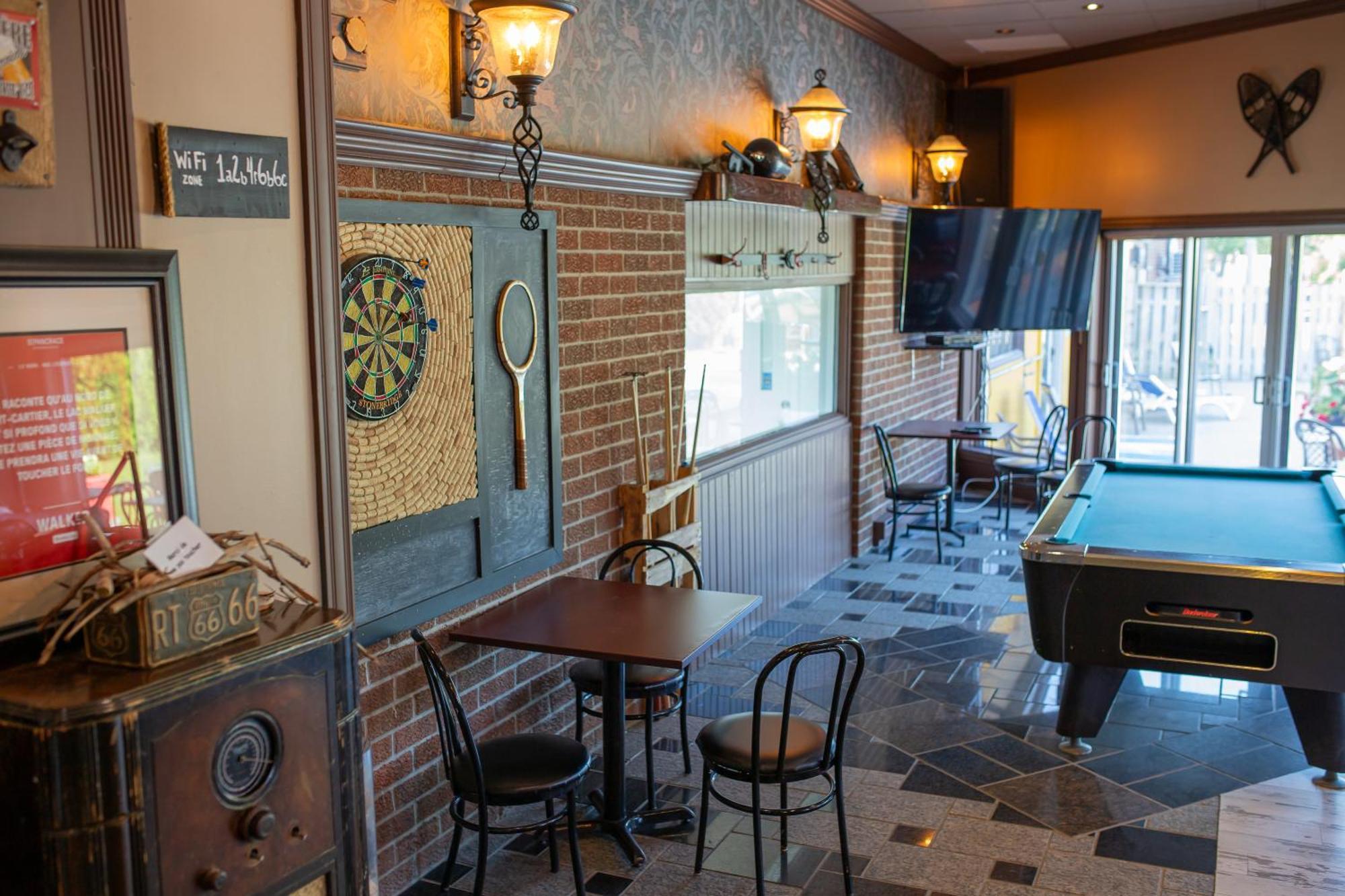 Complexe Hotelier Escoumins Les Escoumins Exterior photo