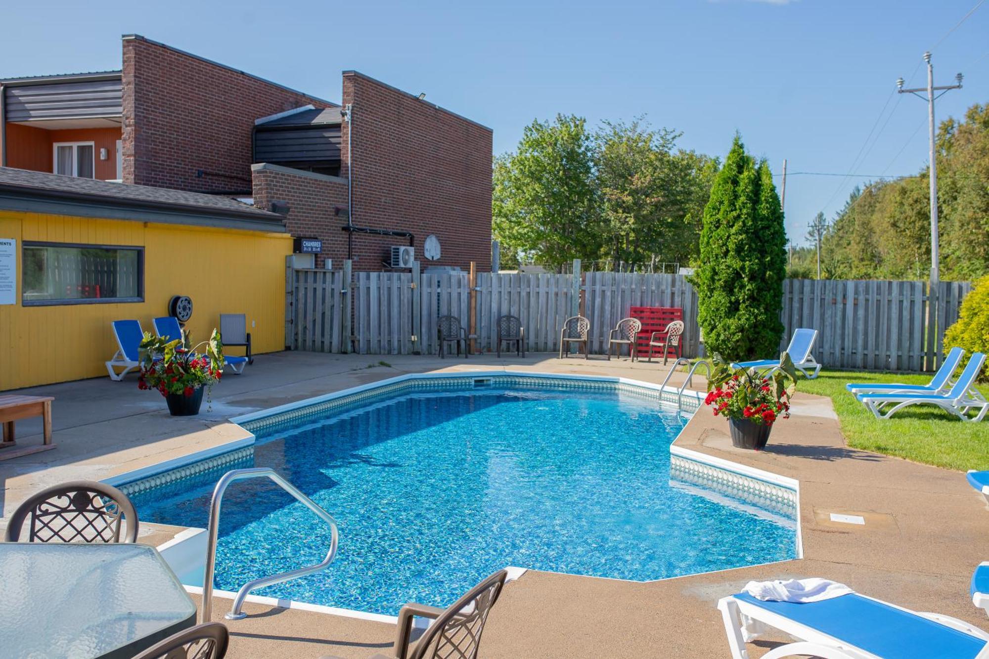 Complexe Hotelier Escoumins Les Escoumins Exterior photo